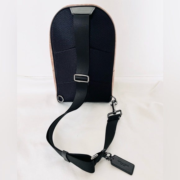 Coach West Pack sling signature canvas backpack bag NWT - Picture 5 of 7